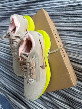 Nike Gor-Tex Women's Beige Pink and Neon Yellow Running Shoes